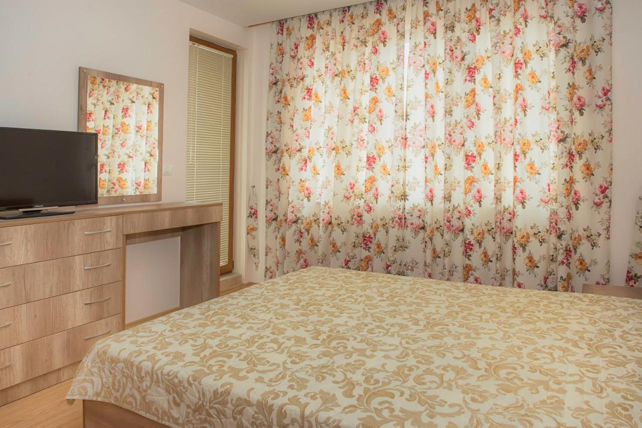 Garden Of Eden Pmg Apartments Sveti Vlas Esterno foto