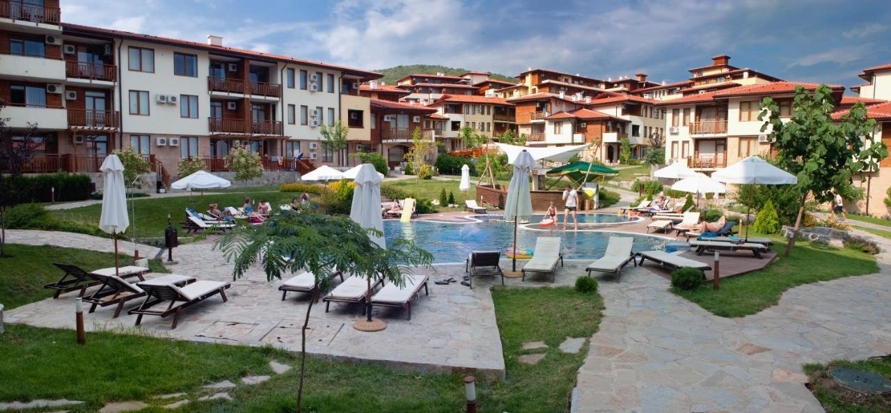 Garden Of Eden Pmg Apartments Sveti Vlas Esterno foto