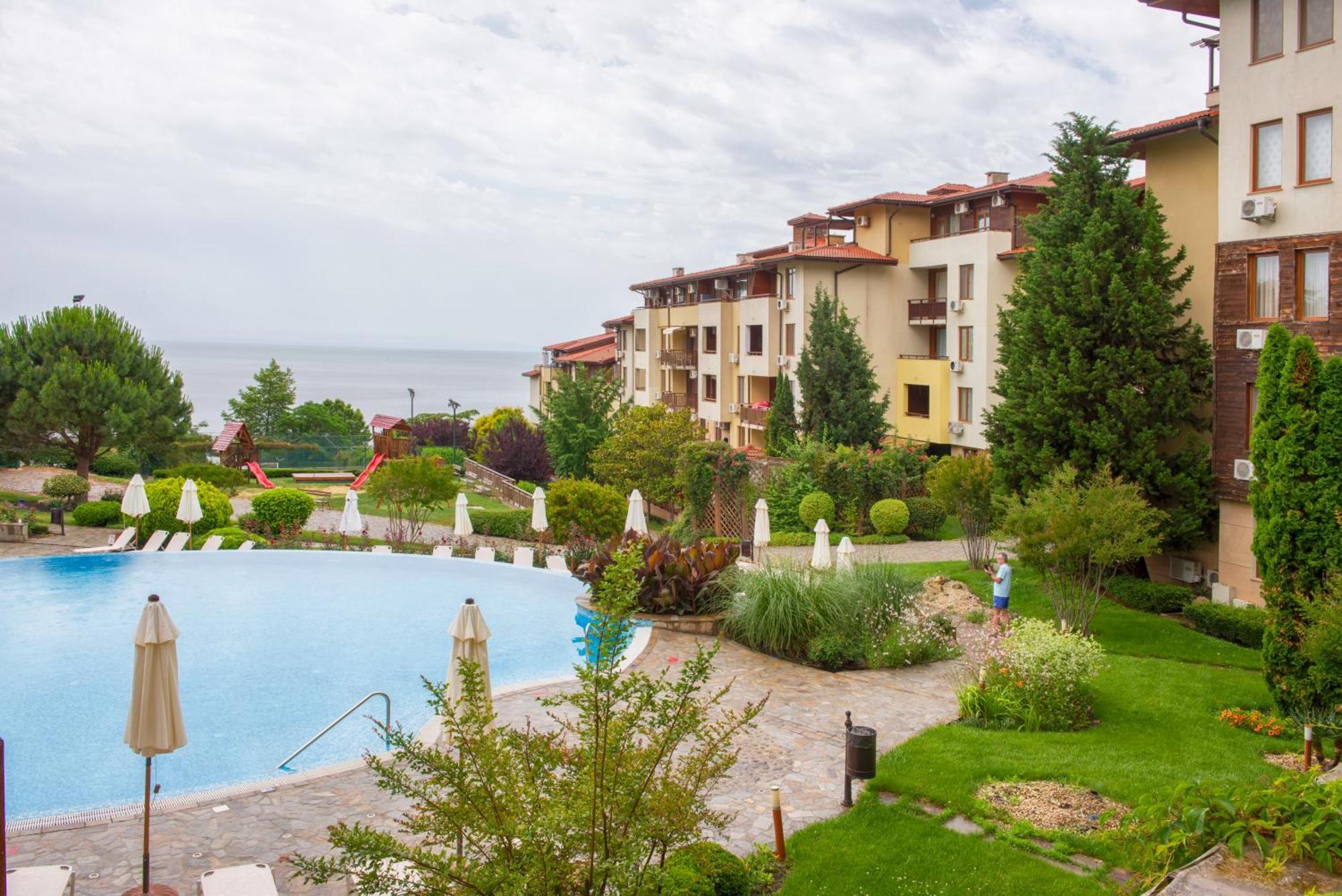 Garden Of Eden Pmg Apartments Sveti Vlas Esterno foto