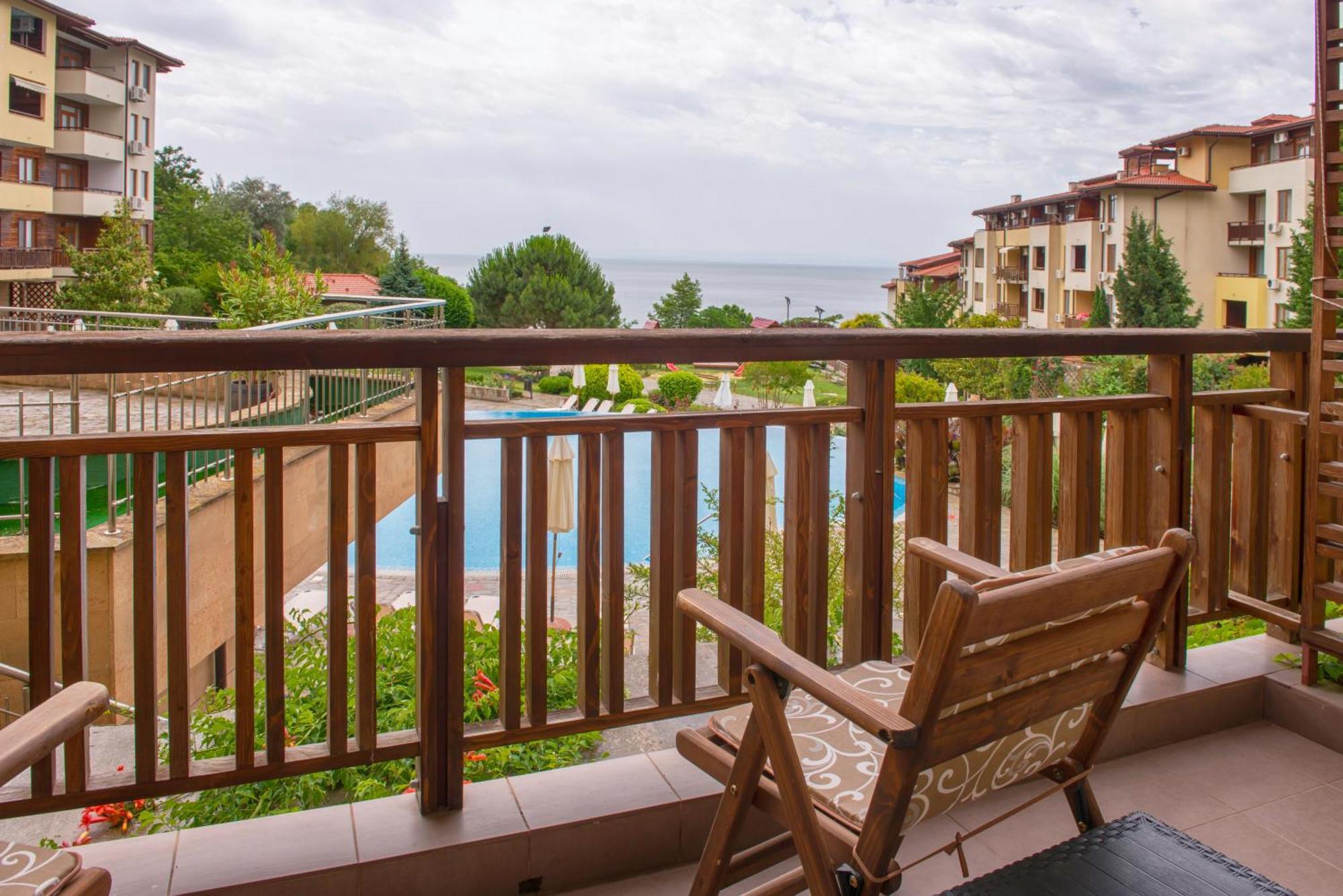 Garden Of Eden Pmg Apartments Sveti Vlas Esterno foto